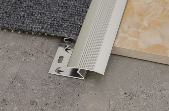 bandes de transition entre la moquette et le carrelage