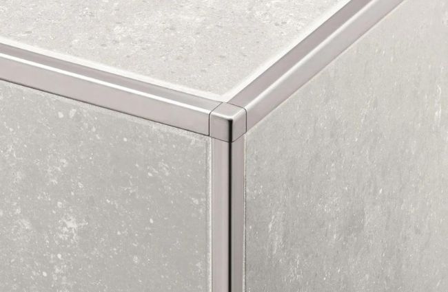 como colocar o acabamento de azulejos nos cantos