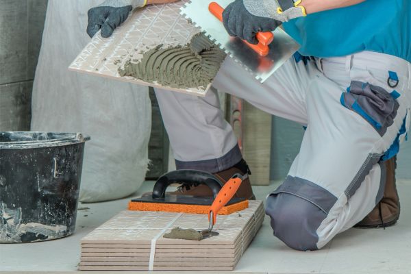 herramientas esenciales para la instalación de baldosas